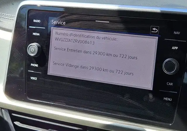 Volkswagen T-Roc view 8