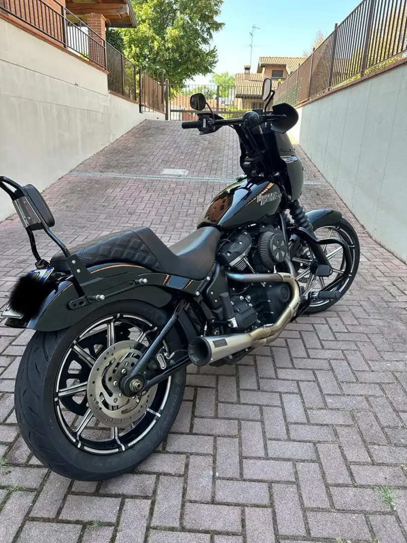 Harley-Davidson Softail street bob Zwart - 1