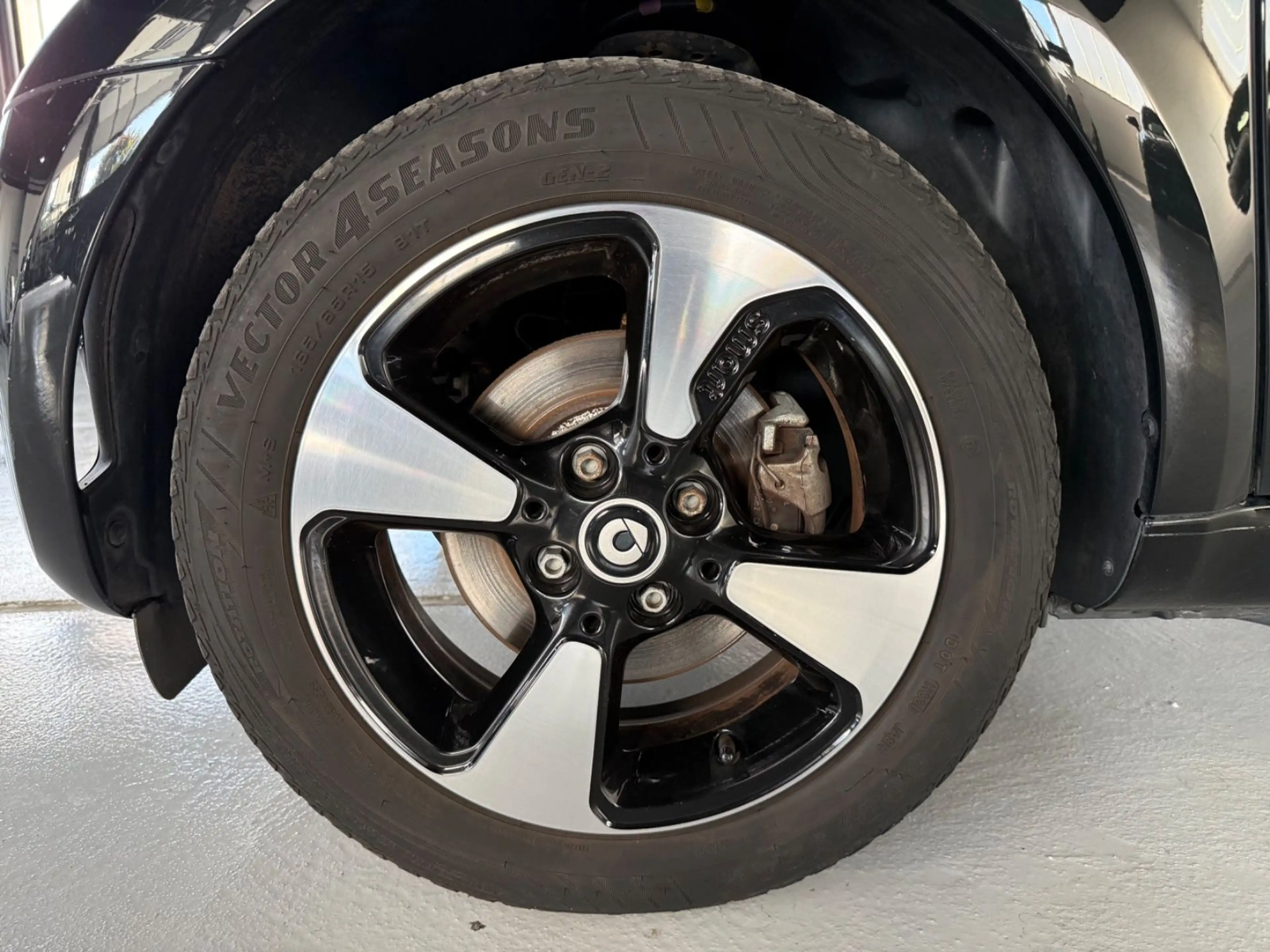 smart forTwo coupe EQ Facelift Pano SHZ JBL SOH — photo 8