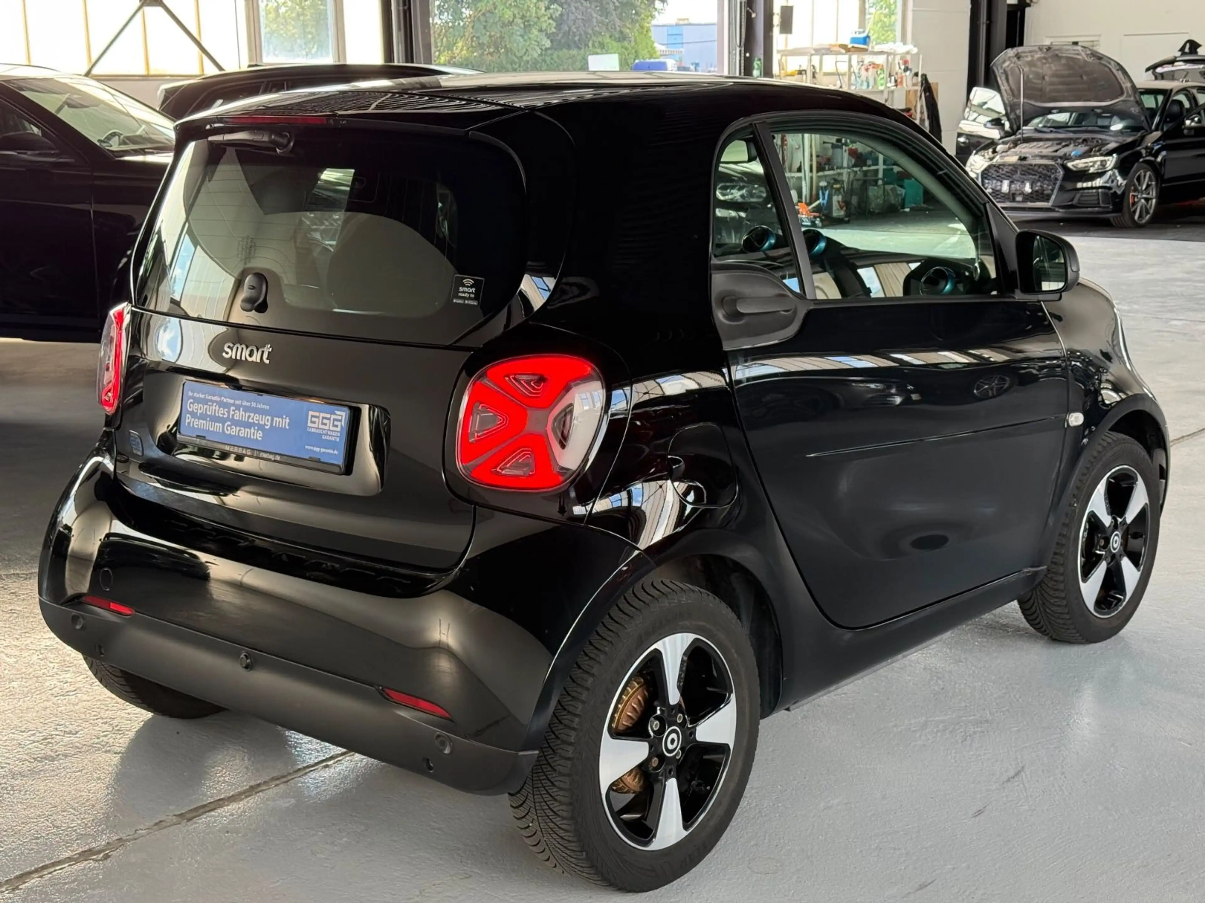 smart forTwo coupe EQ Facelift Pano SHZ JBL SOH — photo 4