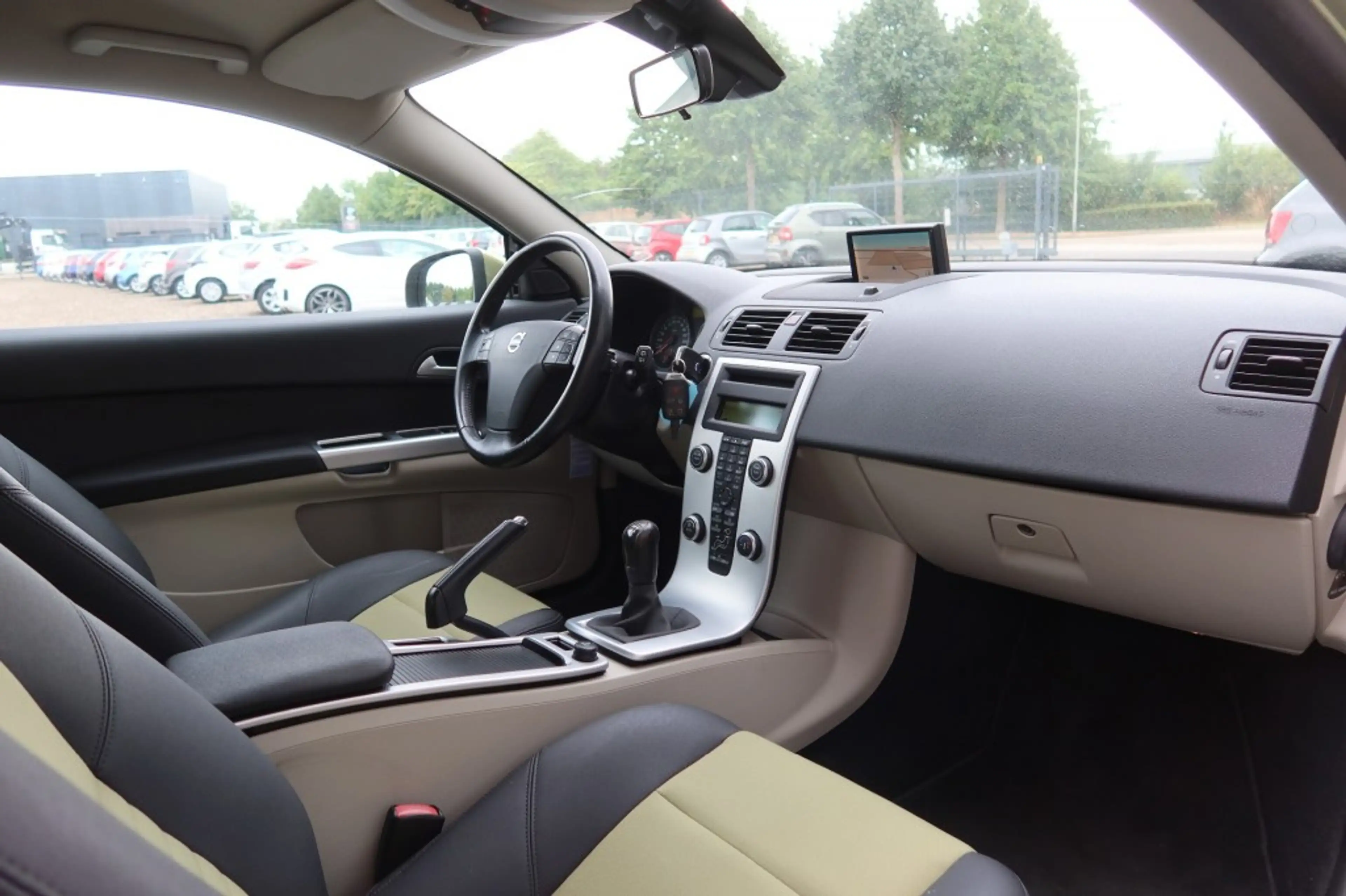 Volvo C30 1.6 Momentum NAVI, Airco, Leder bekleding, Dealer — photo 7