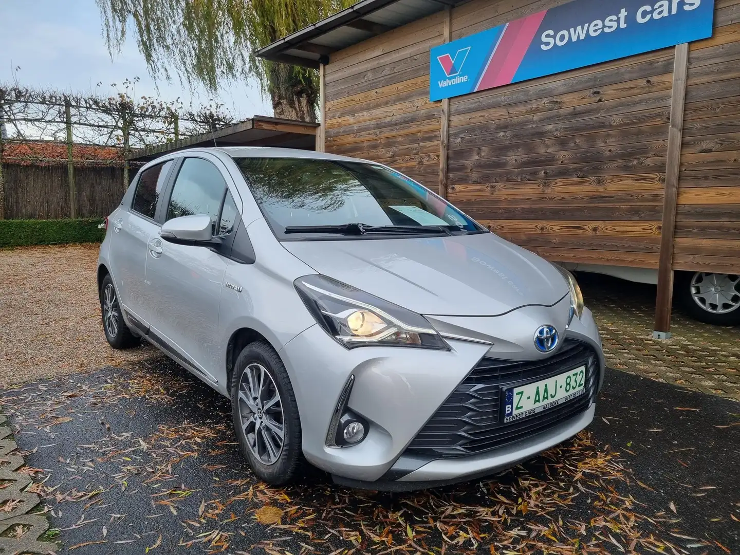 Toyota Yaris Yaris Hybrid 1.5 VVT-i Y20 Zilver - 1