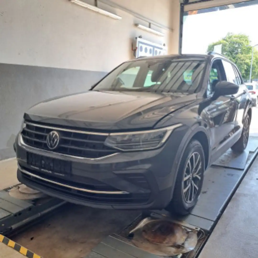 Volkswagen Tiguan 1.5 TSI DSG Life | STANDH. | NAVI | Grau - 2