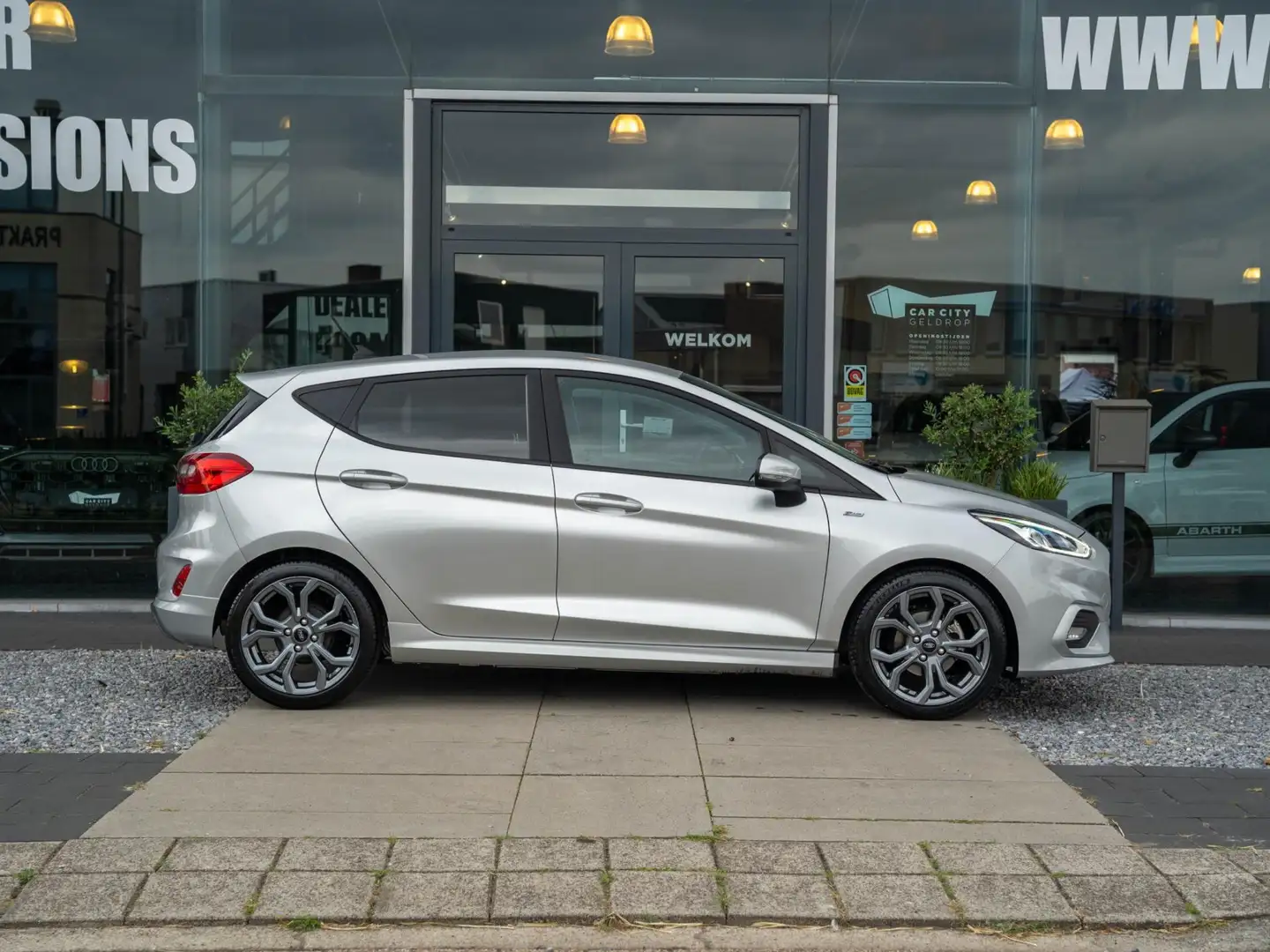 Ford Fiesta 1.0 EcoBoost ST-Line / Carplay / Carbon / DAB+ / P Gris - 2
