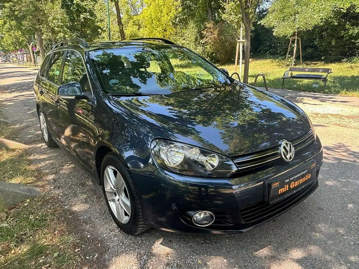 Volkswagen Golf Variant Comfortline 1,6 TDI 4Motion DPF Blau - 1