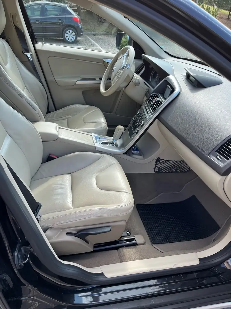 Volvo XC60 2.4d R-design fwd 175cv auto - 1