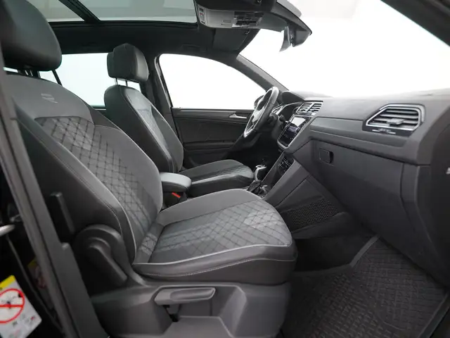 Volkswagen Tiguan view 3