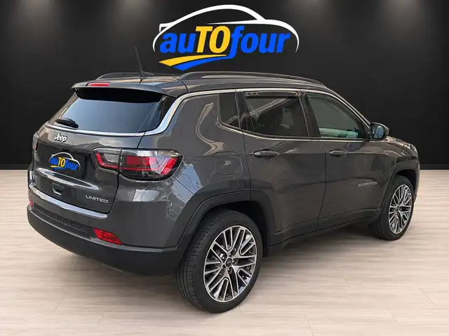 Jeep Compass view 4