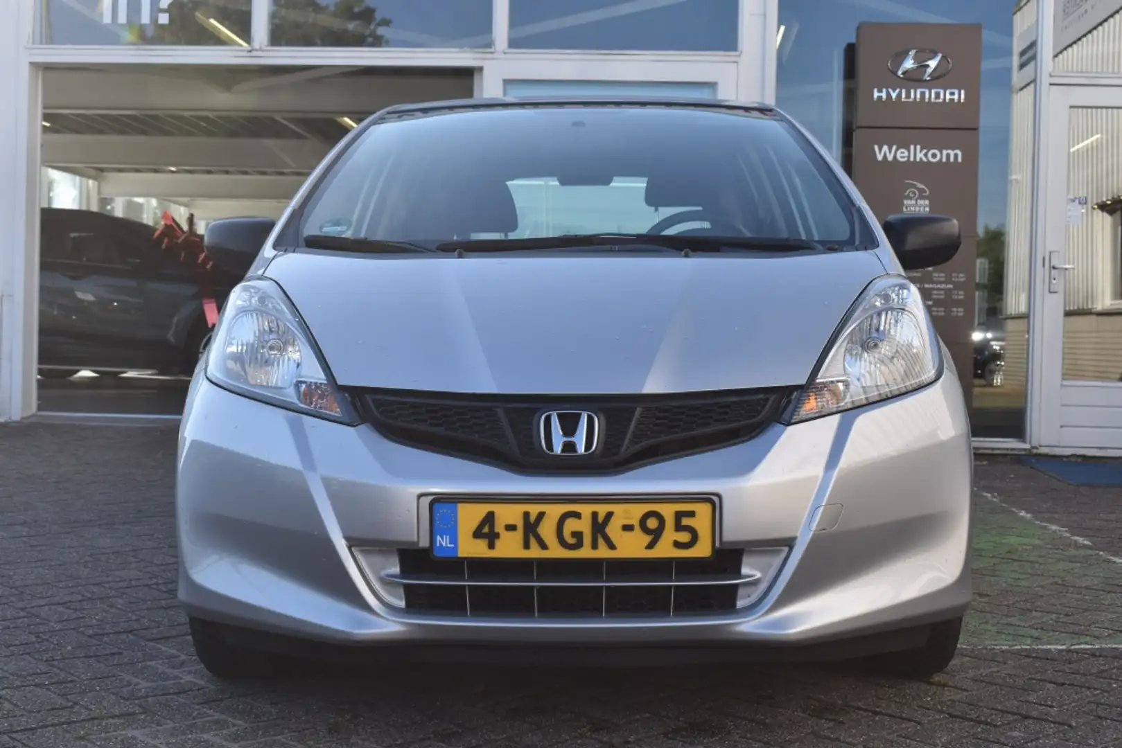 Honda Jazz 1.2 90pk Airco/Parkeersensoren/All-season/Radio/Ri Grijs - 2