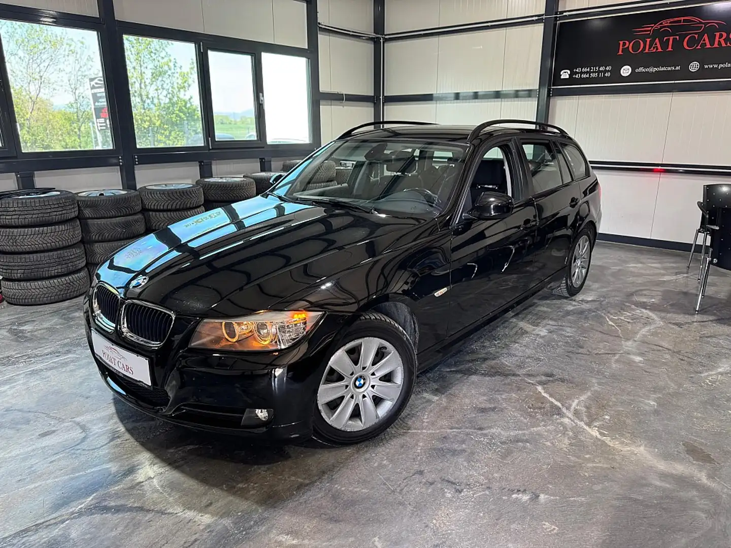 BMW 318 d Touring Österreich-Paket LCI Černá - 1