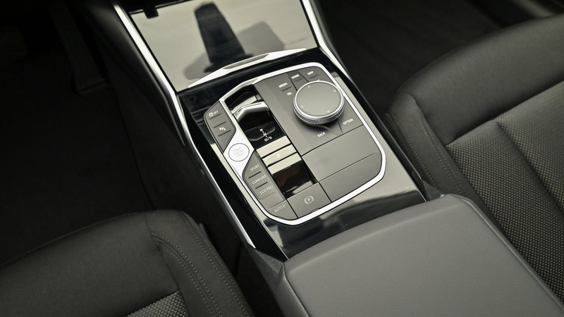 BMW 318 d — photo 6