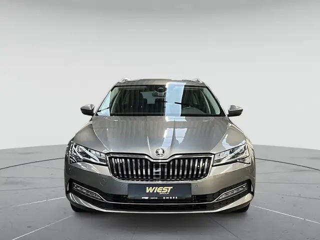 Skoda Superb view 2