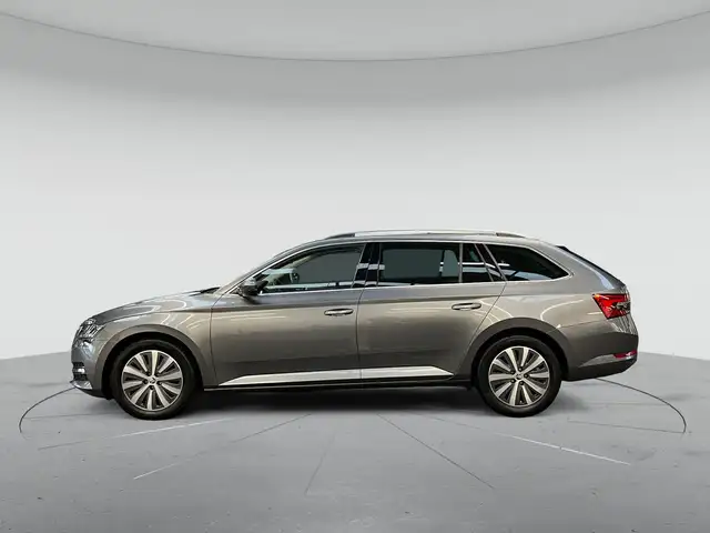 Skoda Superb view 3