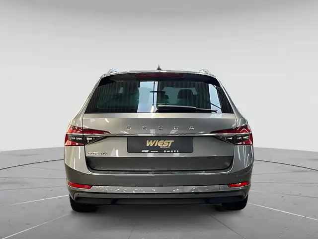 Skoda Superb view 6