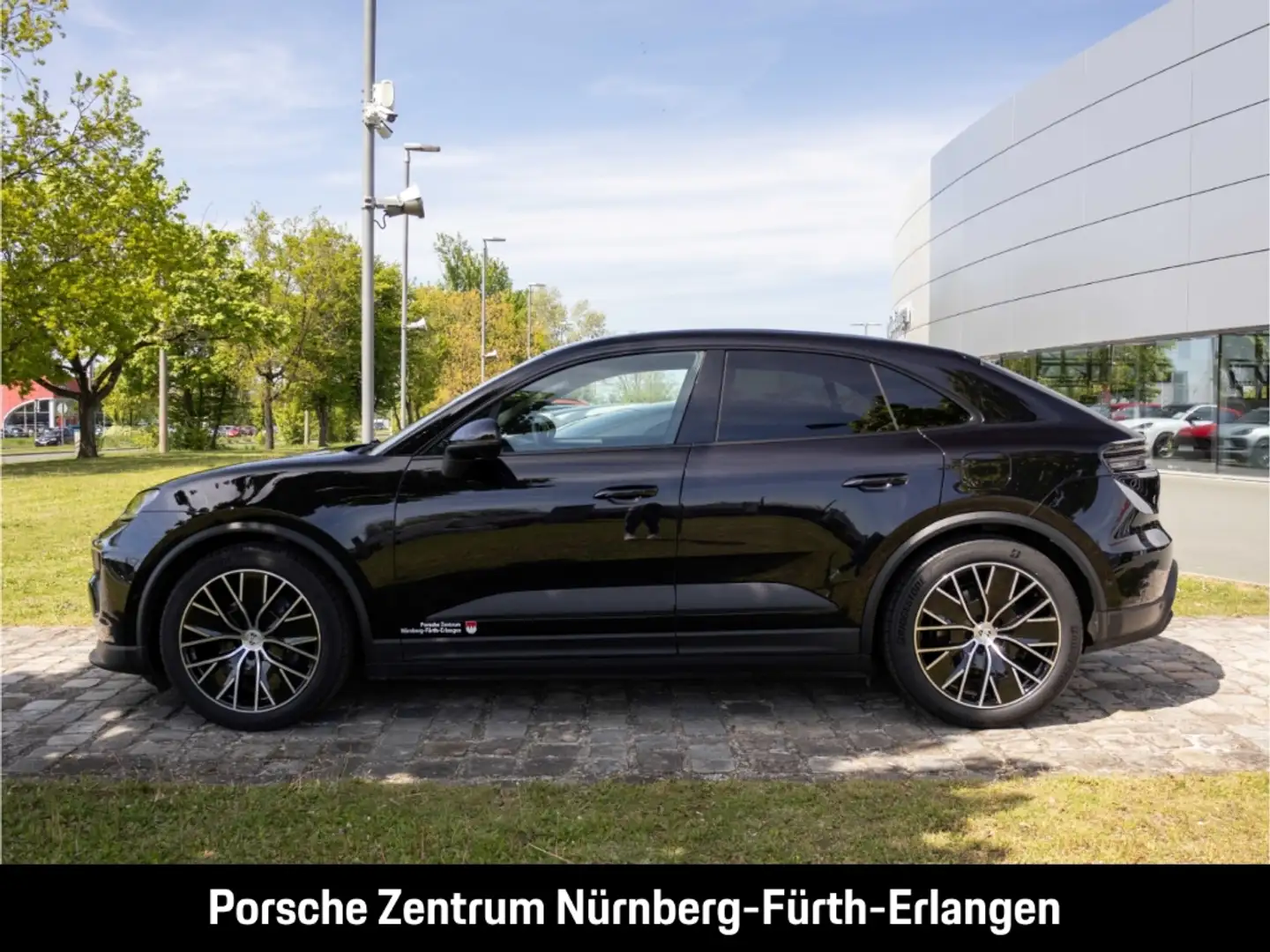 Porsche Macan BOSE Panoramadach LED-Matrix Luftfederung Schwarz - 2