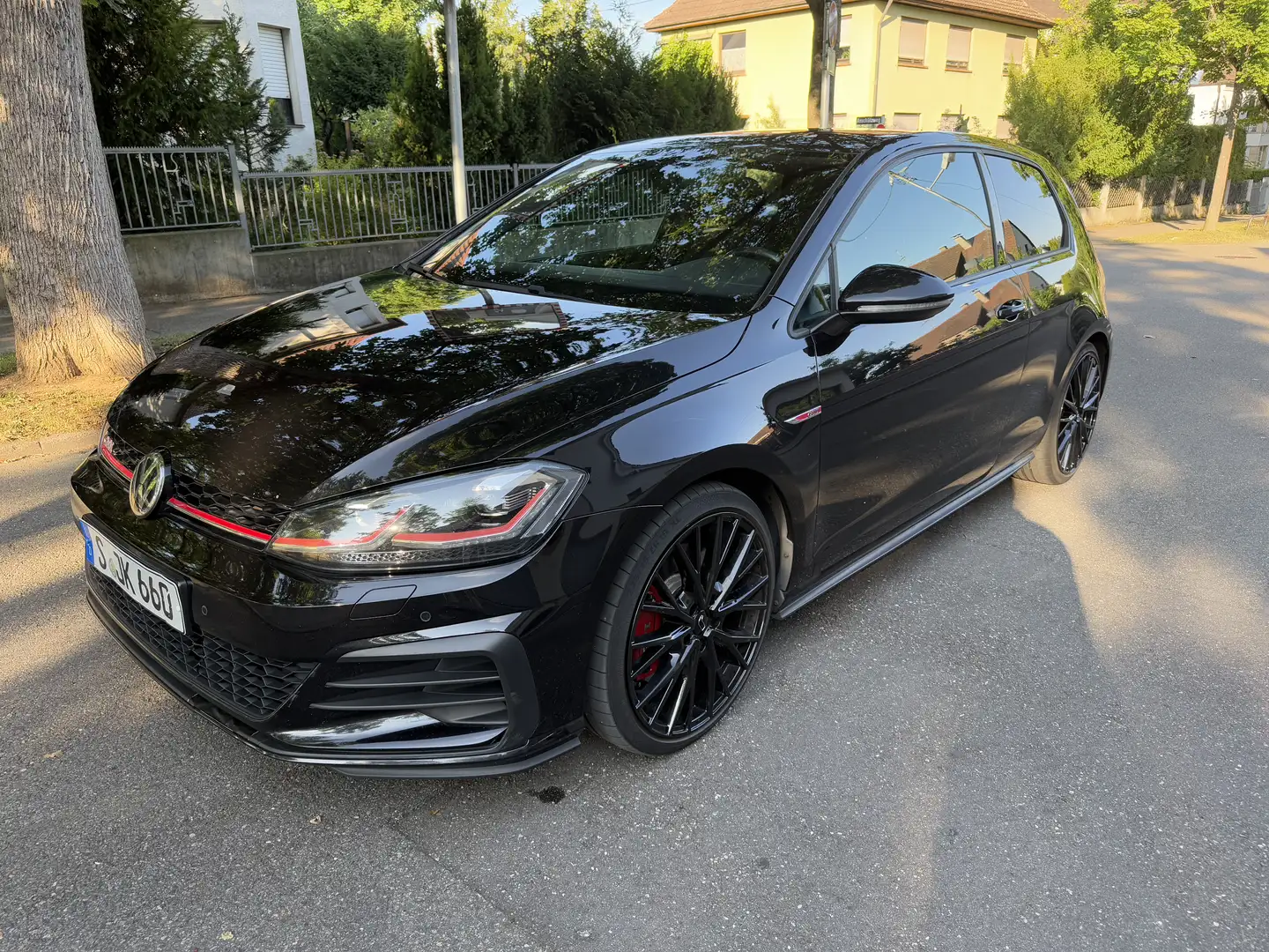 Volkswagen Golf GTI VII GTI Performance, DSG, ACC, Fahrprofile Schwarz - 1