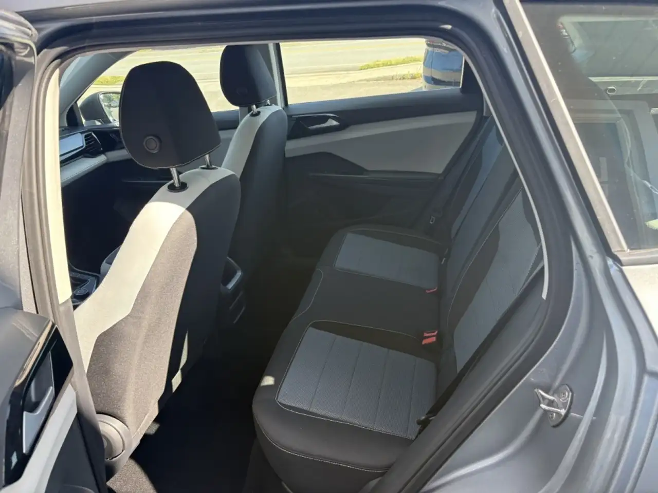 Volkswagen Taos photo Volkswagen Taos