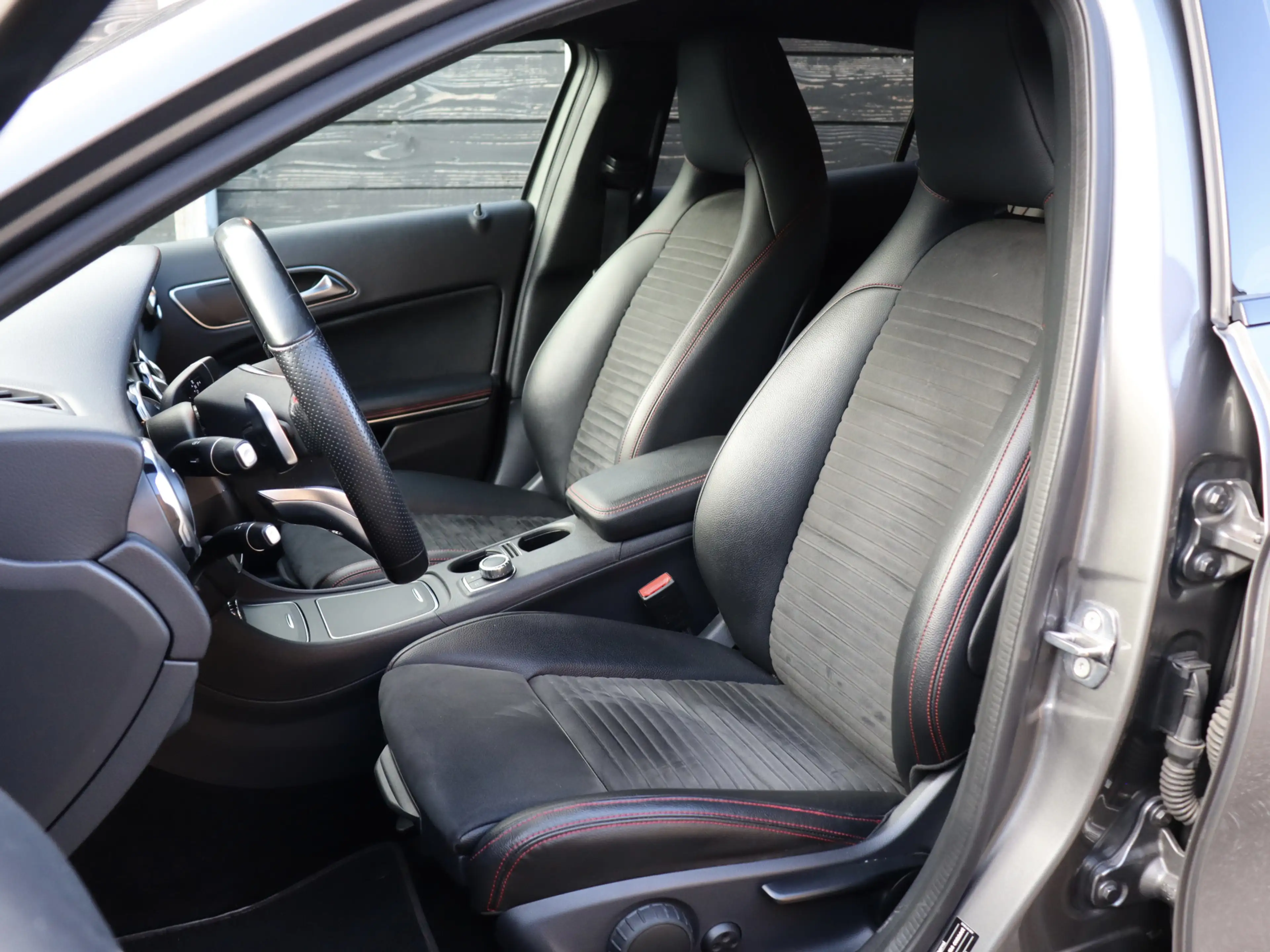 Mercedes-Benz GLA 180 Business Solution AMG NL-auto | trekhaak — photo 9