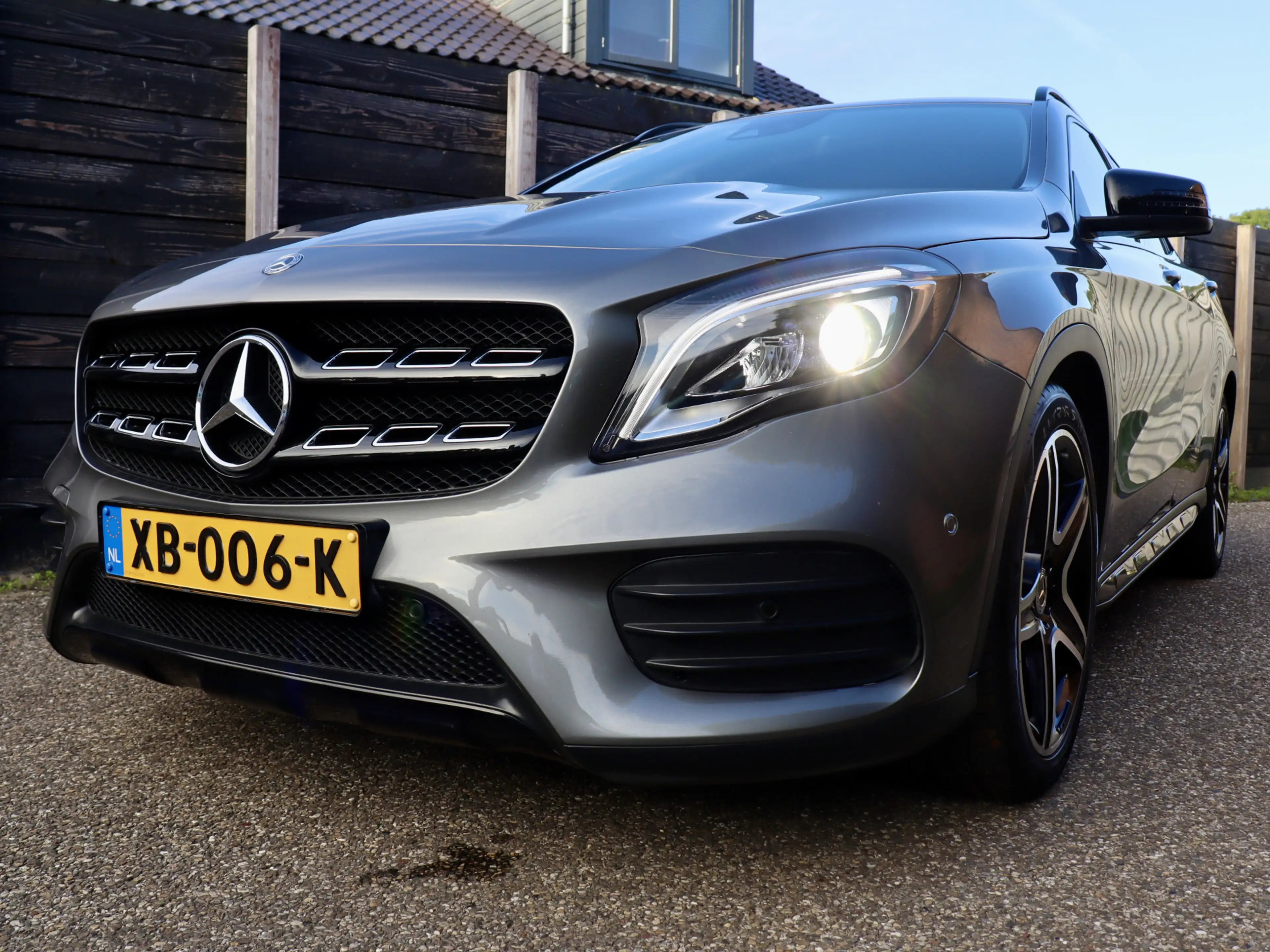 Mercedes-Benz GLA 180 Business Solution AMG NL-auto | trekhaak — photo 2