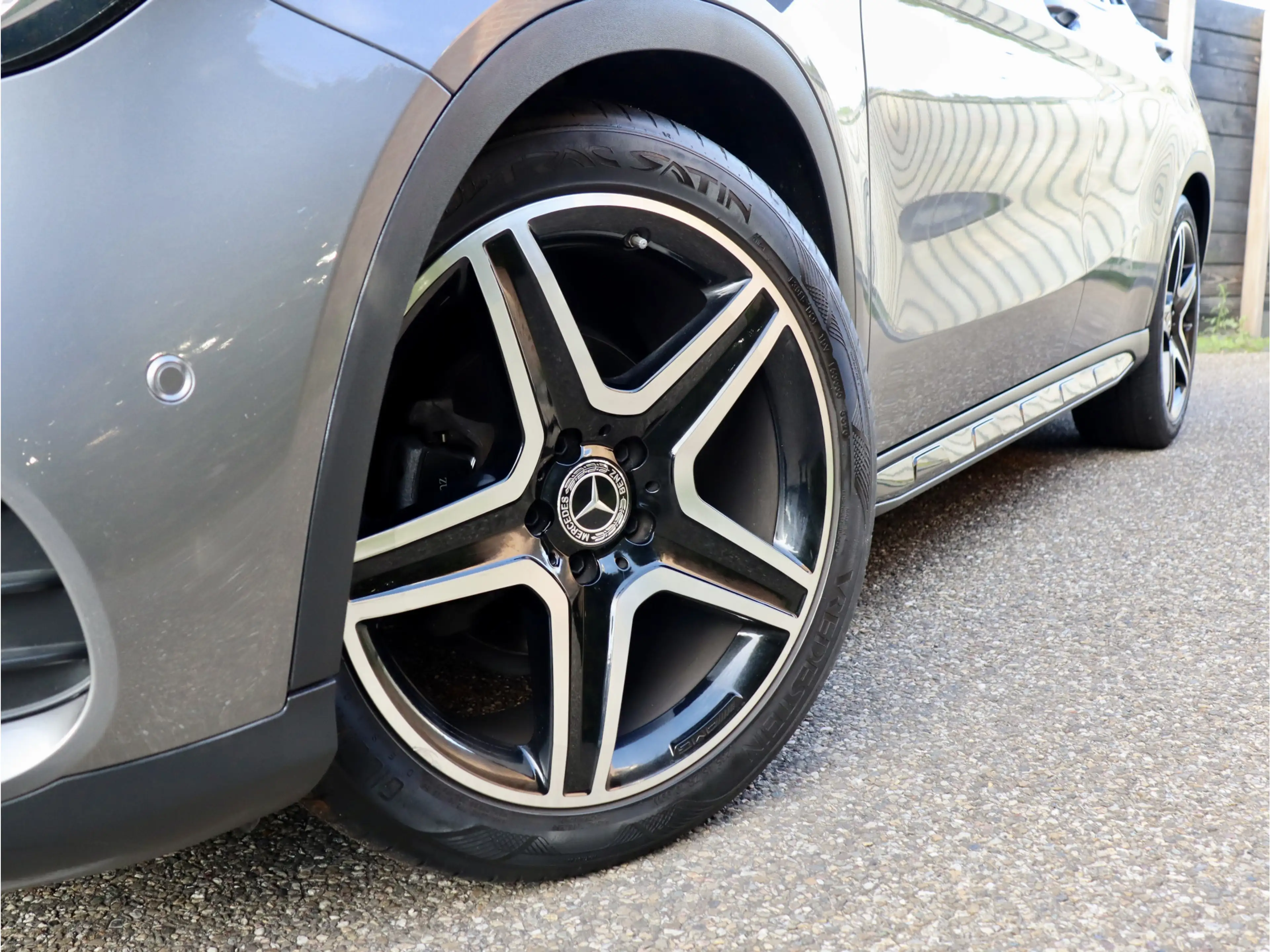 Mercedes-Benz GLA 180 Business Solution AMG NL-auto | trekhaak — photo 3