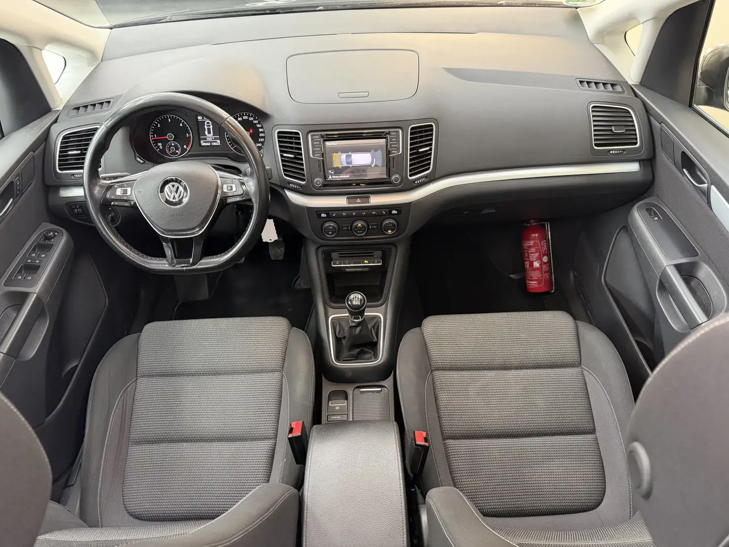 Volkswagen Sharan 2.0 TDI Comfortline, 150Pk, 2017, 2de eigenaar, 7 Gris - 2