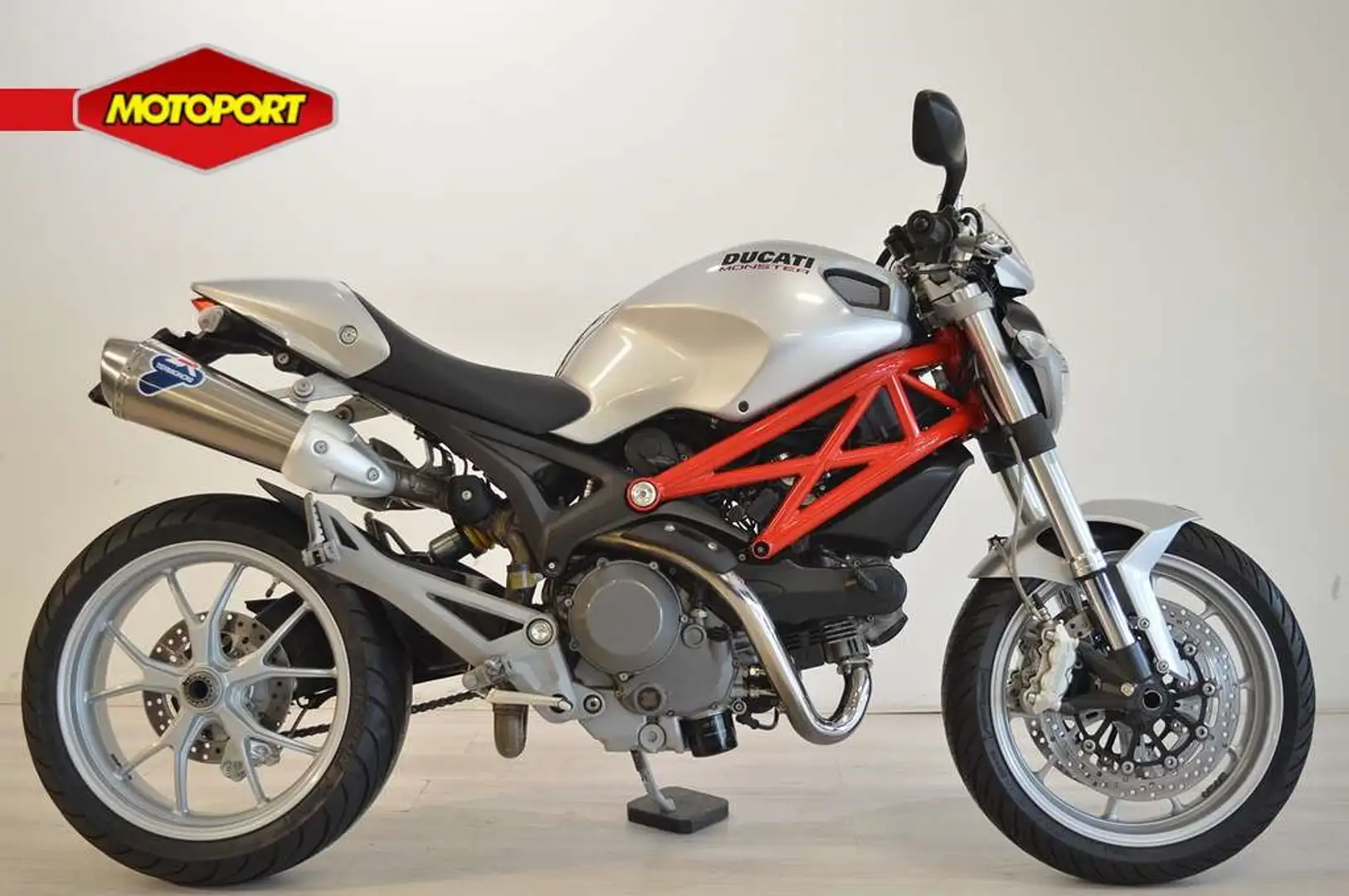 Ducati Monster 1100 Argent - 1