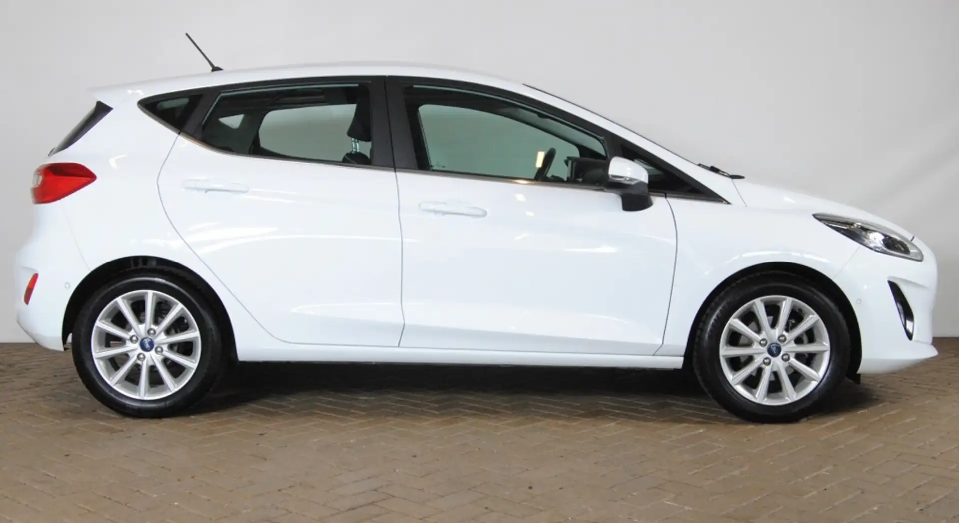 Ford Fiesta 1.0 EcoB. Titanium Blanc - 2