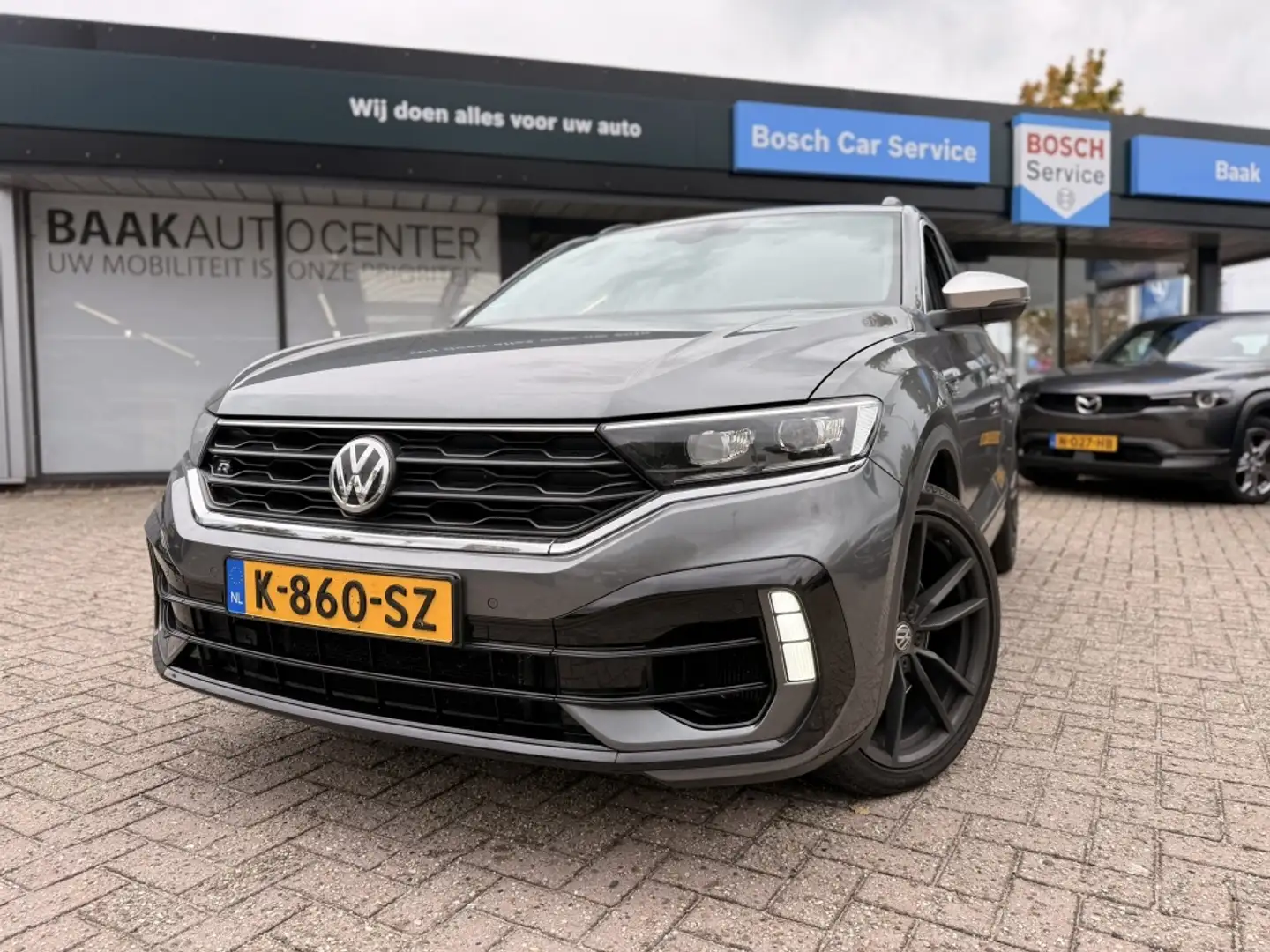 Volkswagen T-Roc 2.0 TSI 4Motion R | 300PK | DSG | Virtual | Navi Grijs - 2