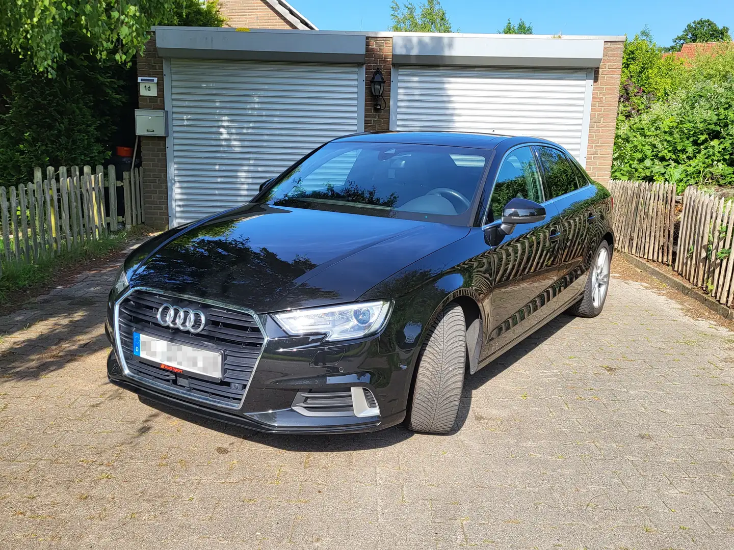 Audi A3 Limousine 1.5 TFSI VirtualCockpit / Panoramadach Schwarz - 1