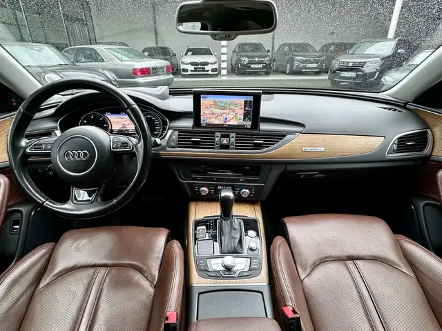 Audi A6 view 13