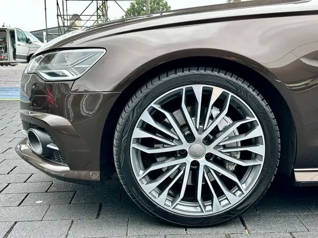 Audi A6 view 9