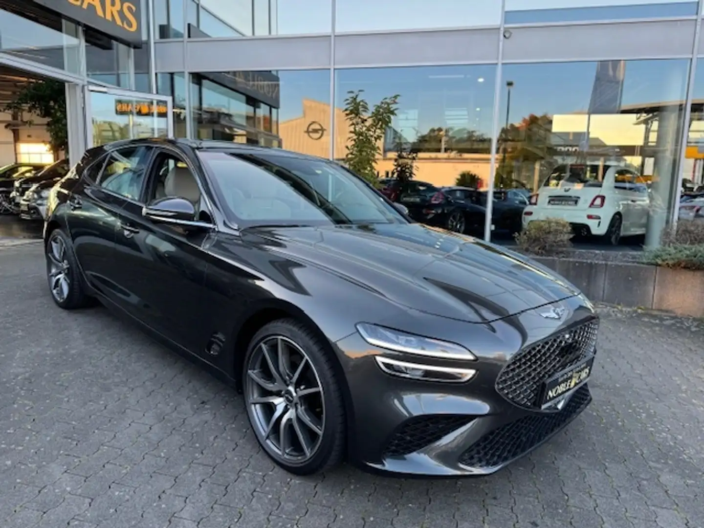 Genesis G70 Shooting Brake Luxury AWD PANO 360° HUD Grau - 2
