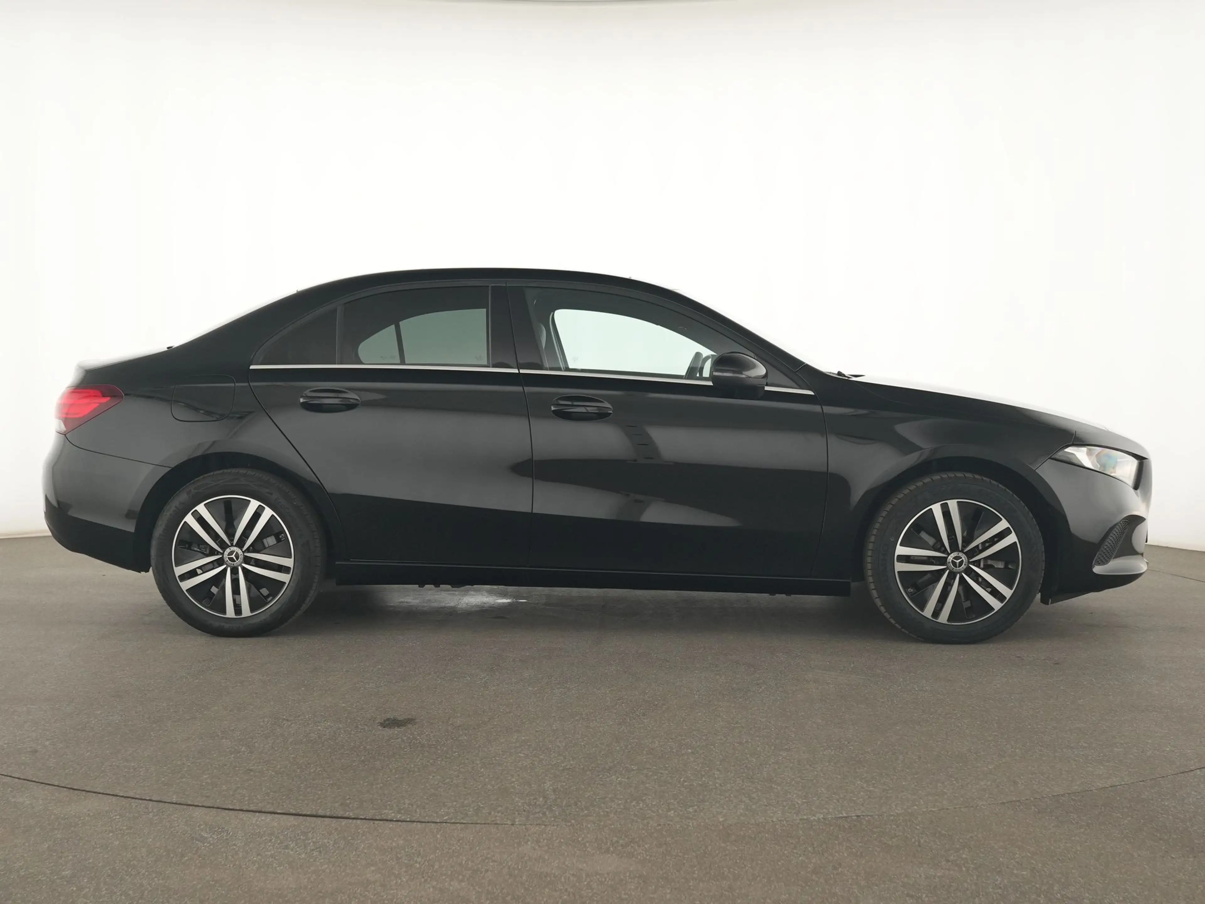Mercedes-Benz A 250 e Style Rückfahrkamera|Tempomat|Pano|Kessy — photo 5