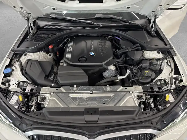 BMW 3 Series view 14