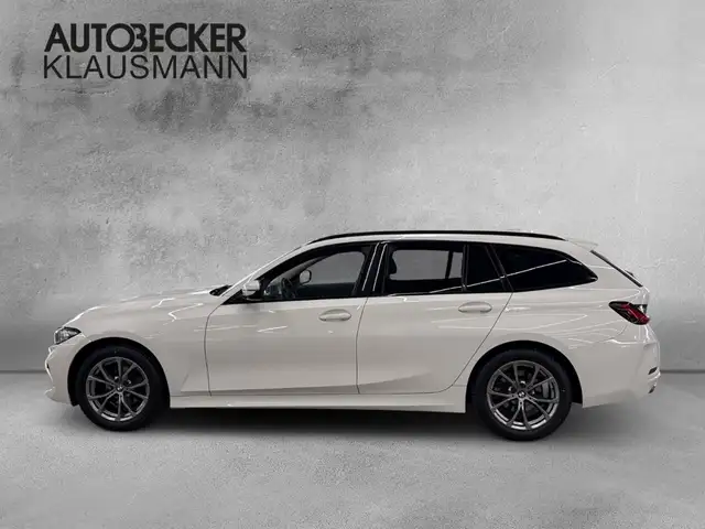 BMW 3 Series view 3
