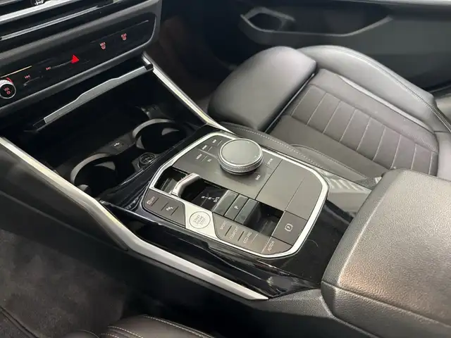 BMW 3 Series view 19