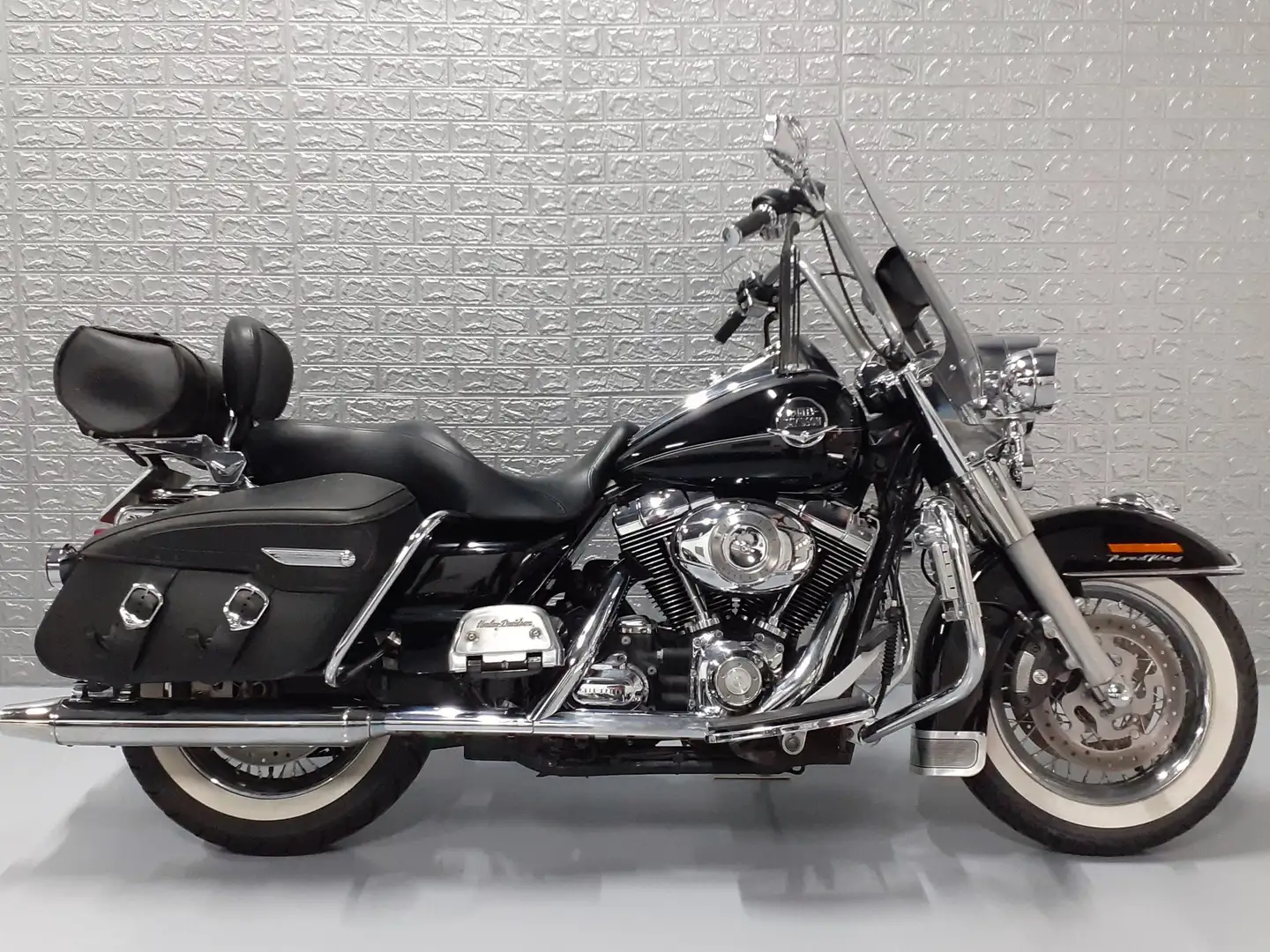 Harley-Davidson Road King classic | 5HD | bj. 2008 | 41.241 km Černá - 1