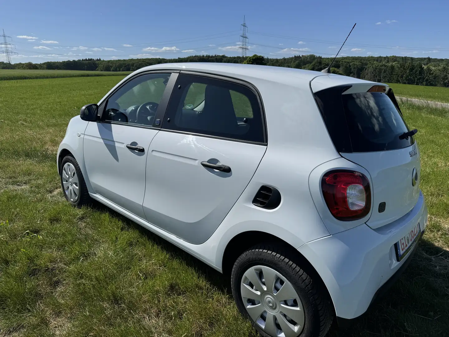 smart forFour 1.Hd ,Tempomat,Sitzheizung,22KW, Mwst. ausweisbar Weiß - 1