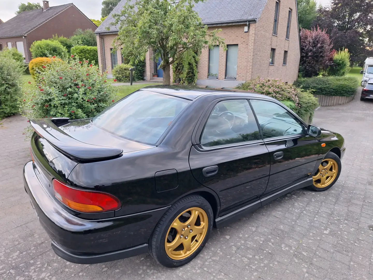 Subaru Impreza 2.0 Turbo GT AWD Schwarz - 2