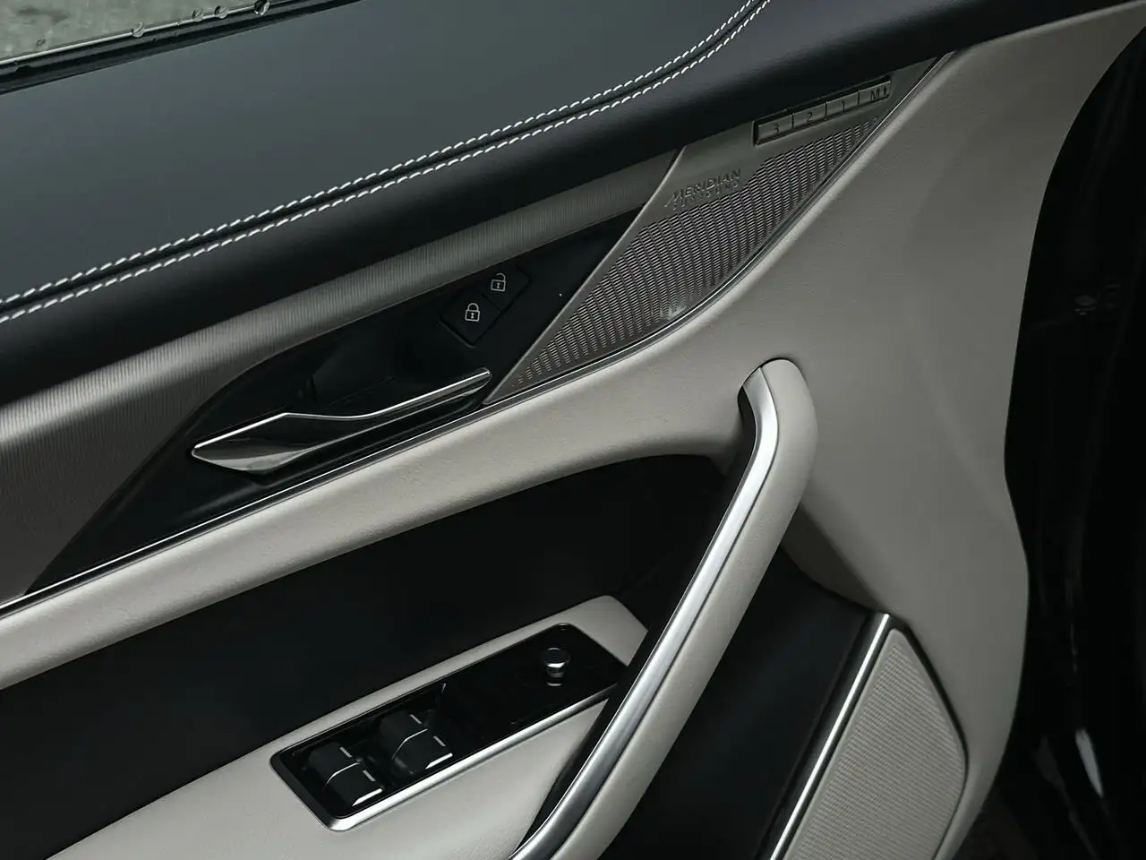 Jaguar F-Pace снимка Jaguar F-Pace