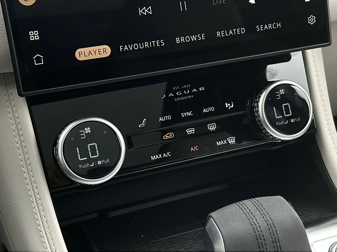 Jaguar F-Pace снимка Jaguar F-Pace
