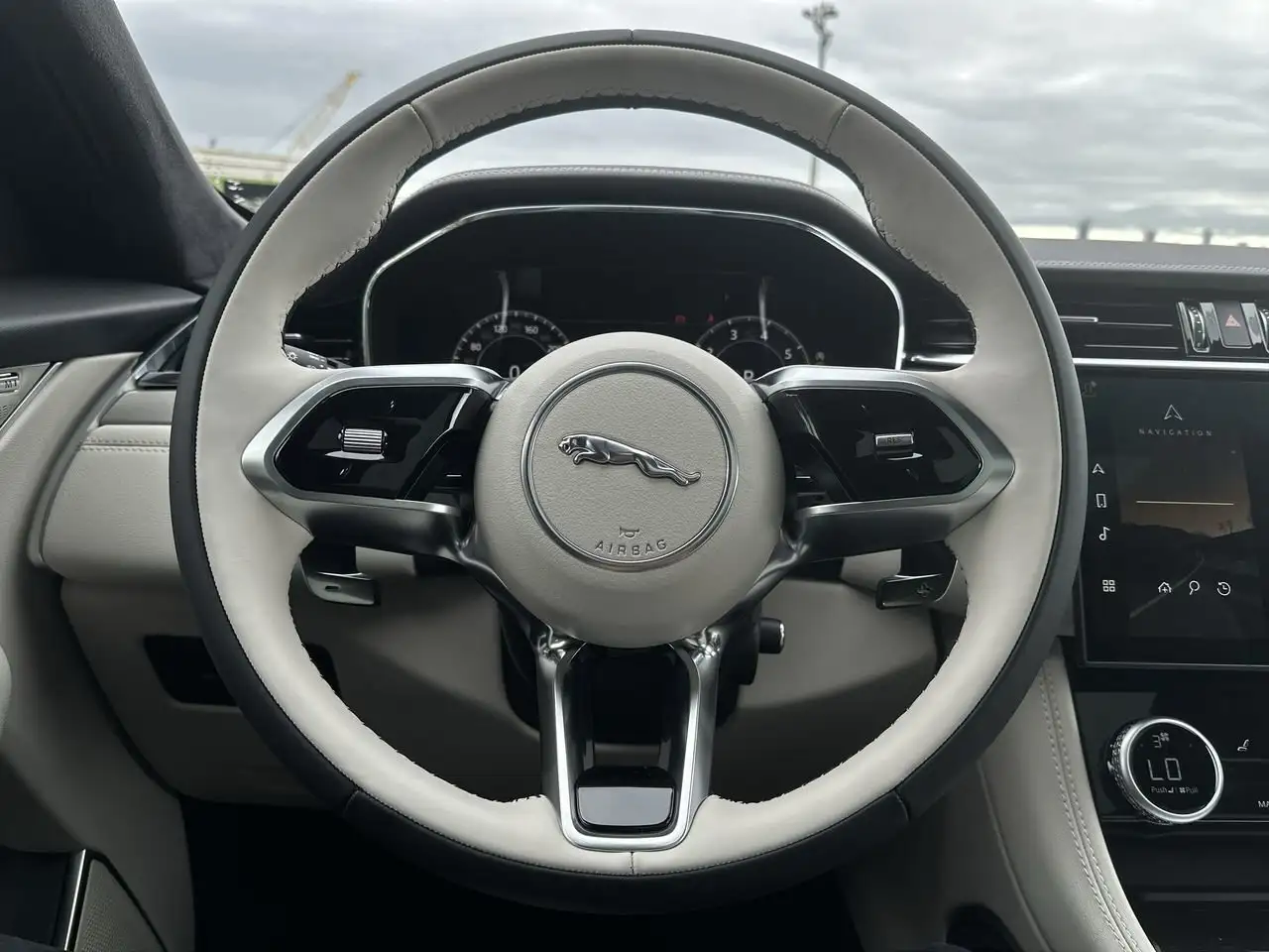 Jaguar F-Pace снимка Jaguar F-Pace