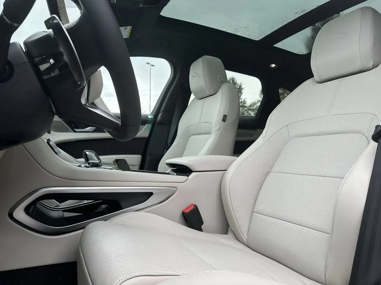 Jaguar F-Pace снимка Jaguar F-Pace