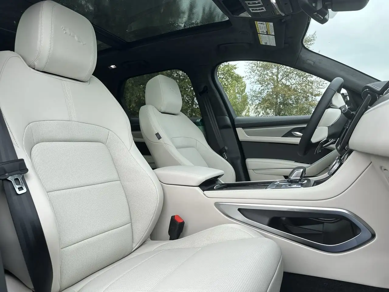 Jaguar F-Pace снимка Jaguar F-Pace