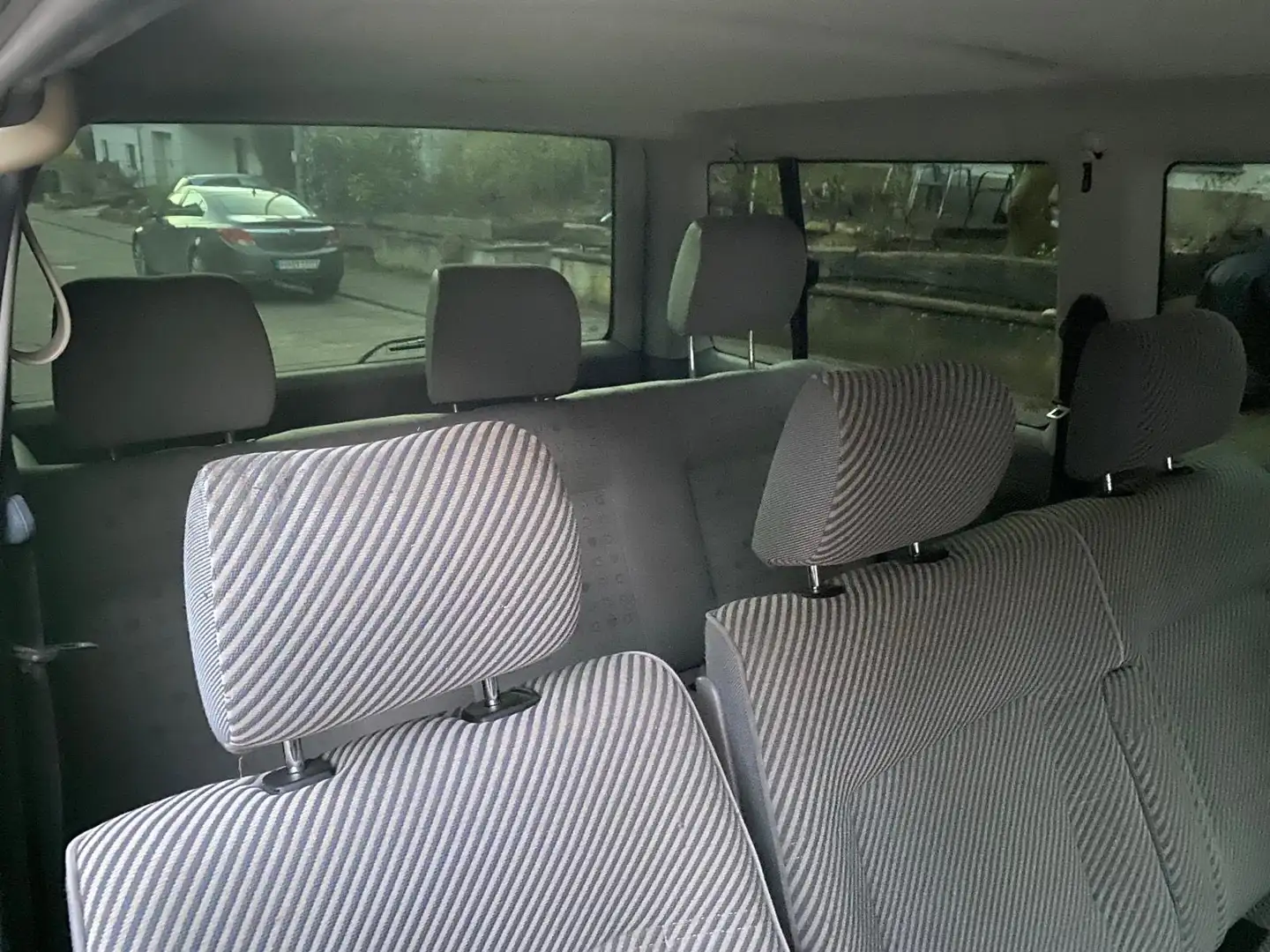 Volkswagen T4 Caravelle V6 7DK2A3 Autm. Grau - 2