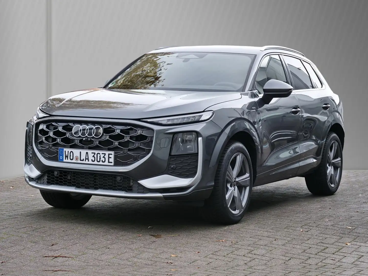 Audi Q3 SUV e-Hybrid S tronic 200 kW / 272 PS Gris - 2