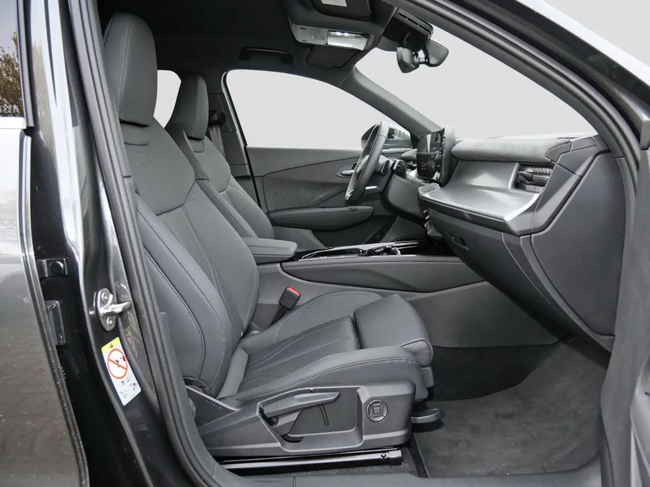 Audi Q3 SUV e-Hybrid S tronic 200 kW / 272 PS 6