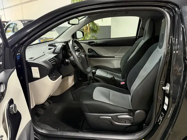 Toyota IQ view 5