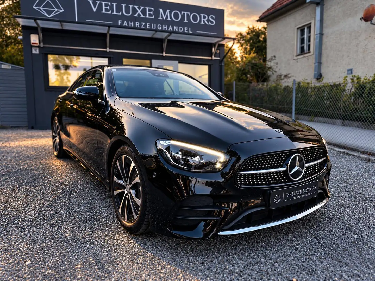 Mercedes-Benz E 200 E 200 (238.380) Schwarz - 1