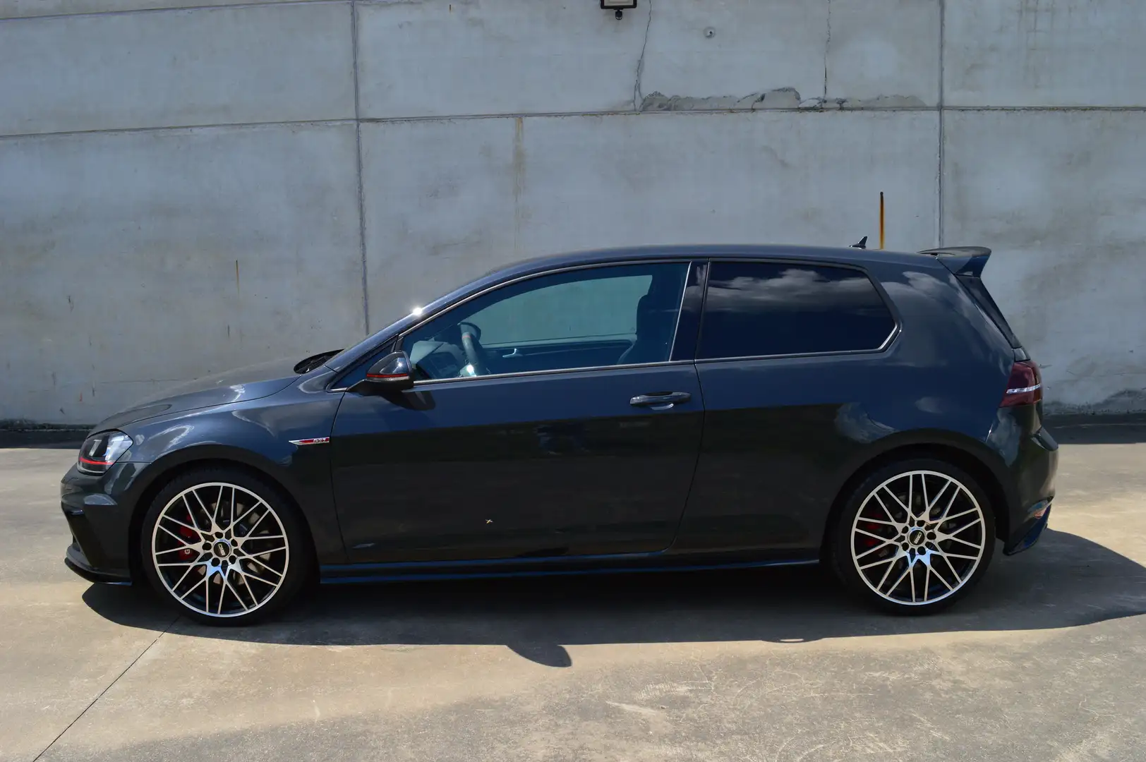 Volkswagen Golf GTI Golf GTI Clubsport DSG 265Pk /CARPLAY/ DCC/ DYNAUD Grijs - 2